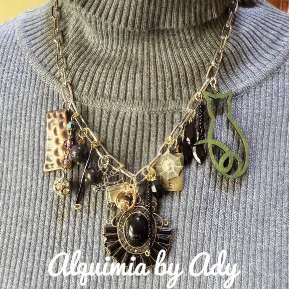 Multi charms black maximalist necklace - Picture 1 of 7